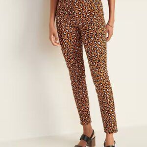 Old Navy Mid-Rise Leopard Printed Pixie Ankle Pants (12)